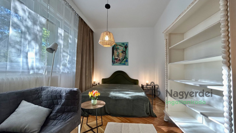 Debrecen, Nagyerdő, Lakás, tégla lakás  