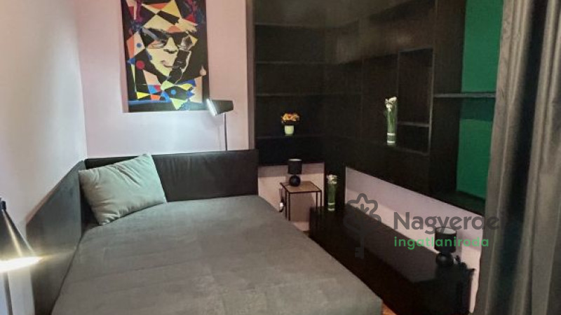 Debrecen, Nagyerdő, Lakás, tégla lakás  