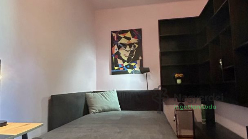 Debrecen, Nagyerdő, Lakás, tégla lakás  