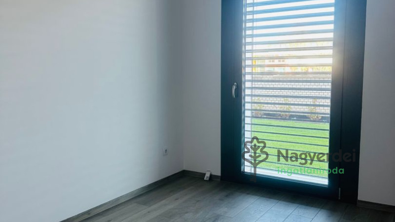 Debrecen, Nagyerdő, Lakás, tégla lakás  