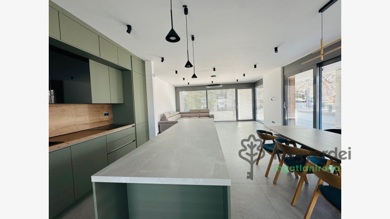 Debrecen, Nagyerdő, Lakás, tégla lakás  