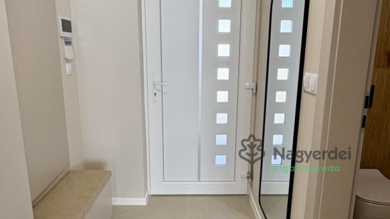 Debrecen, Belváros, Lakás, tégla lakás  