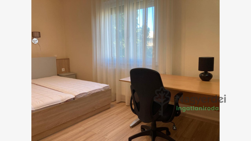 Debrecen, Egyetemváros, Lakás, tégla lakás  