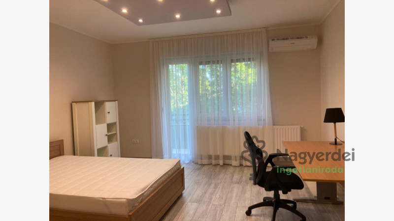 Debrecen, Egyetemváros, Lakás, tégla lakás  