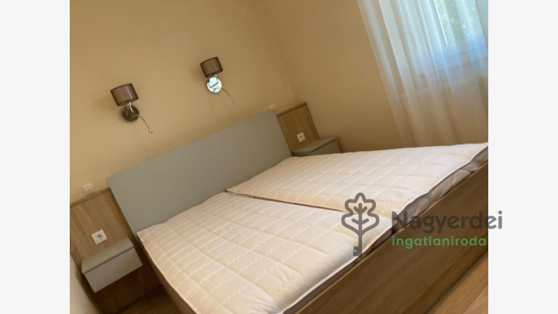 Debrecen, Egyetemváros, Lakás, tégla lakás  