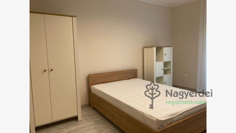 Debrecen, Egyetemváros, Lakás, tégla lakás  