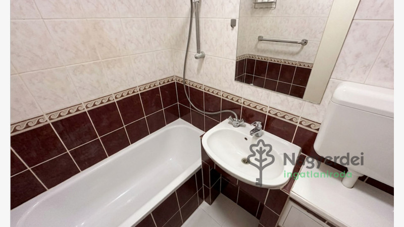 Debrecen, Libakert, Lakás, csúsztatott zsalus  