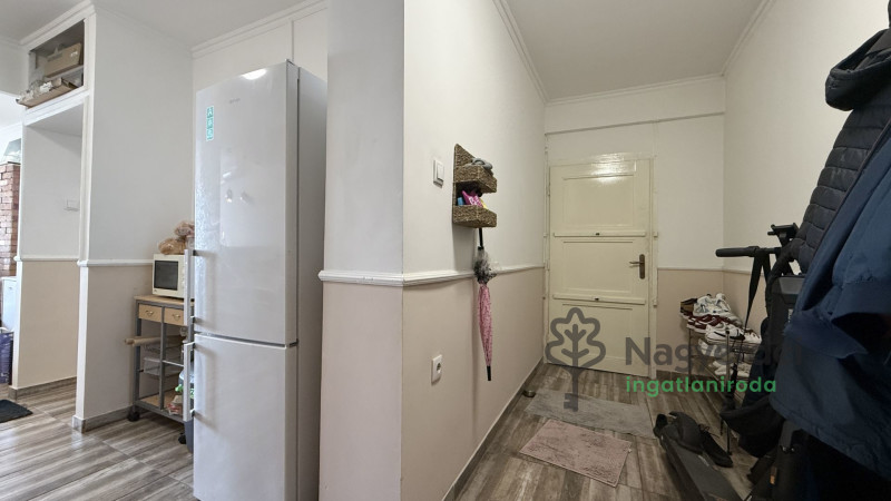 Debrecen, Libakert, Lakás, csúsztatott zsalus  