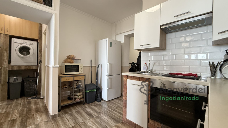 Debrecen, Libakert, Lakás, csúsztatott zsalus  