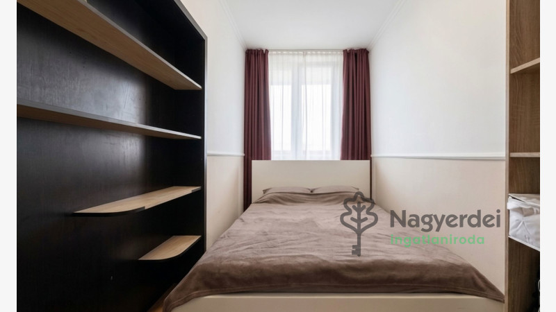 Debrecen, Libakert, Lakás, csúsztatott zsalus  