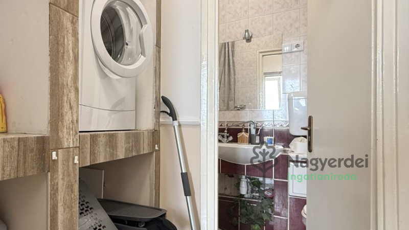 Debrecen, Libakert, Lakás, csúsztatott zsalus  