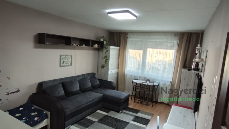 Debrecen, Fényesudvar, Lakás, panel lakás  