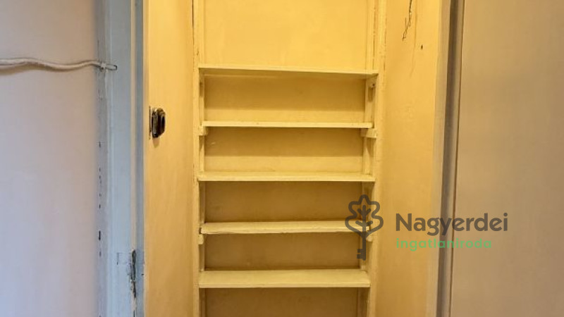 Debrecen, Péterfia, Lakás, tégla lakás  