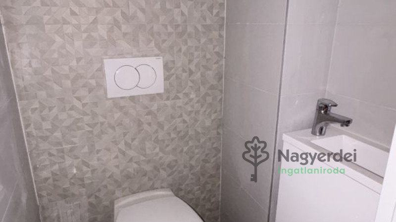 Debrecen, Belváros, Lakás, tégla lakás  