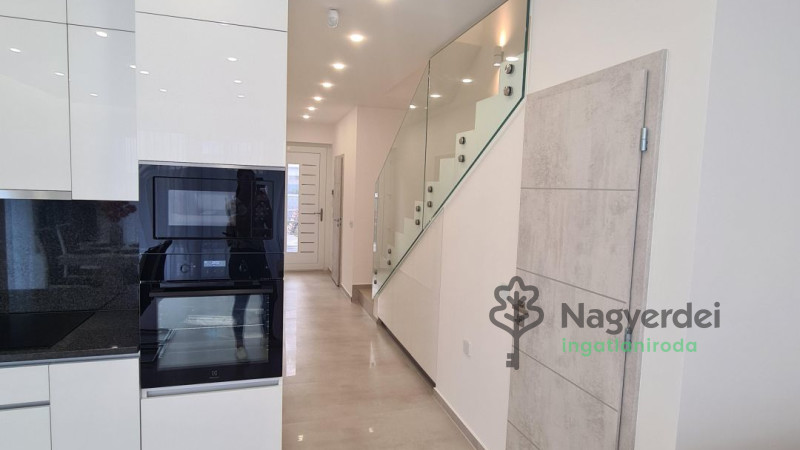 Debrecen, Nyulas, Ház, családi ház  