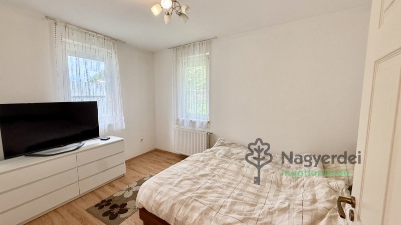 Debrecen, Hatvan utcai kert, Lakás, tégla lakás  