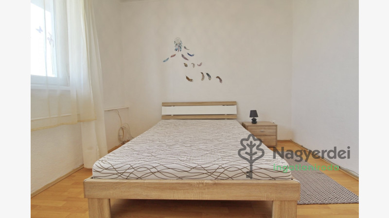 Debrecen, Sestakert, Lakás, tégla lakás  