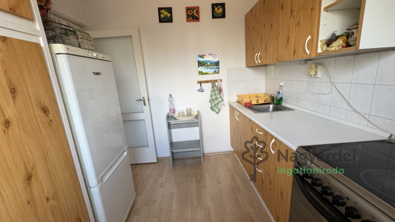 Debrecen, Tócóvölgy, Lakás, csúsztatott zsalus  