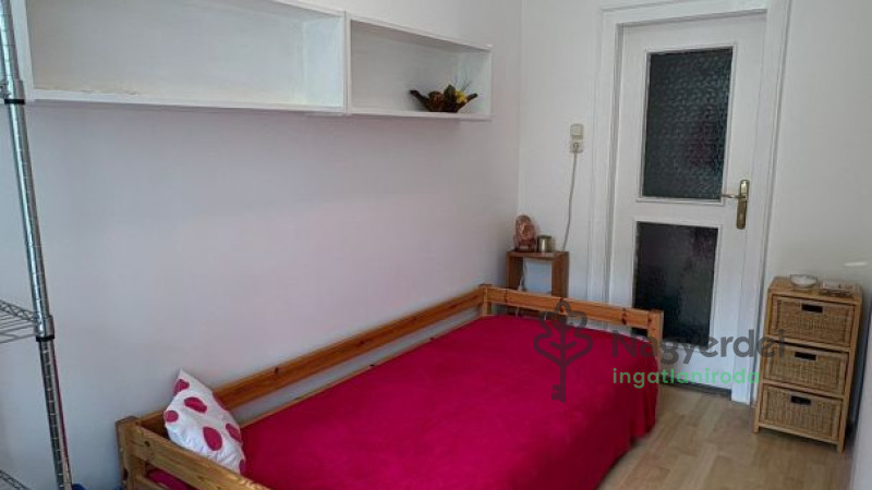 Debrecen, Nagyerdő, Lakás, tégla lakás  