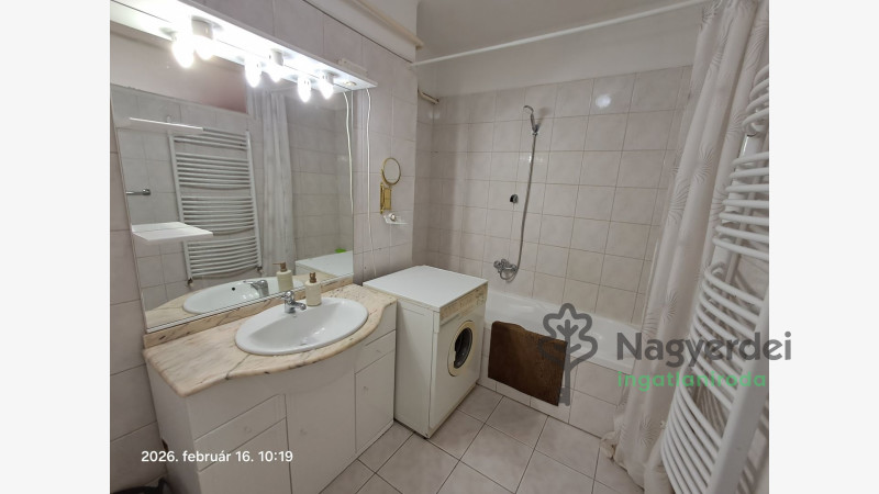 Debrecen, Lakás, tégla lakás  