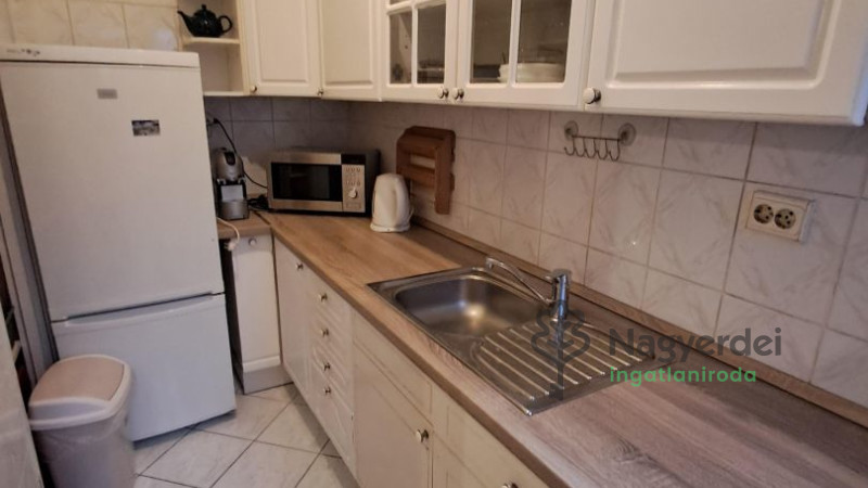 Debrecen, Lakás, tégla lakás  