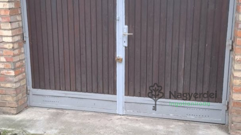 Debrecen, Egyetemváros, Garázs, egyedi garázs  