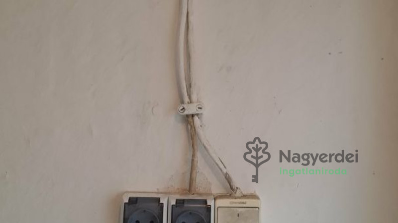 Debrecen, Egyetemváros, Garázs, egyedi garázs  