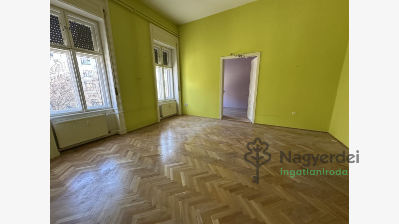 Debrecen, Belváros, Üzlethelyiség, nem üzletközpontban  
