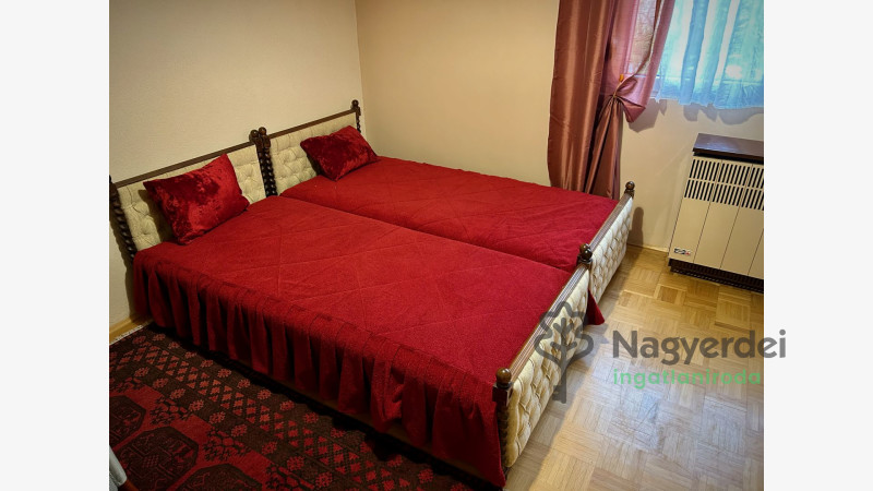 Debrecen, Nagyerdőalja, Lakás, tégla lakás  
