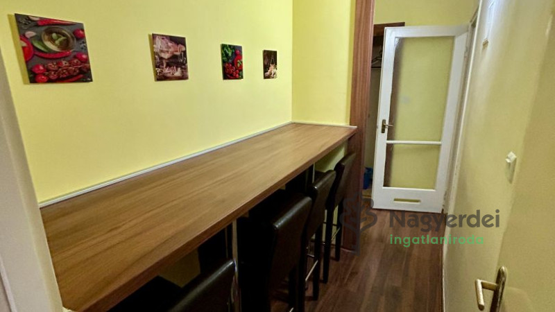 Debrecen, Nagyerdőalja, Lakás, tégla lakás  