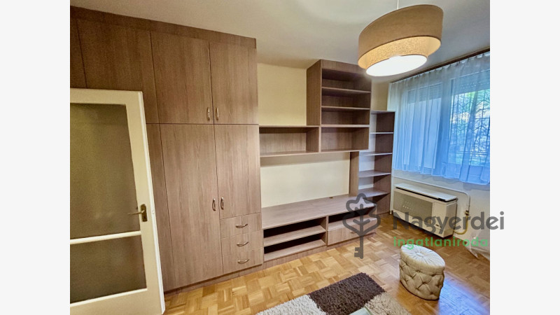 Debrecen, Nagyerdőalja, Lakás, tégla lakás  