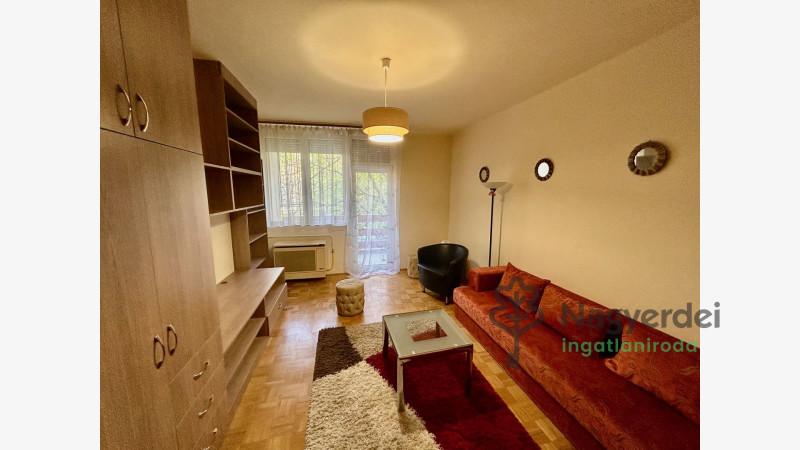 Debrecen, Nagyerdőalja, Lakás, tégla lakás  