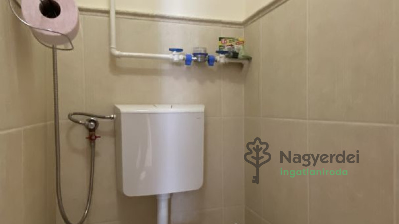 Debrecen, Sestakert, Lakás, tégla lakás  
