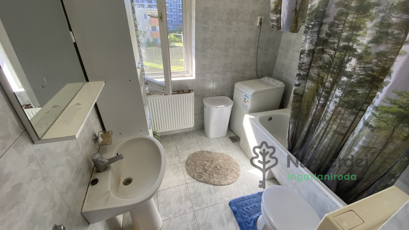 Debrecen, Nagyerdő, Lakás, tégla lakás  