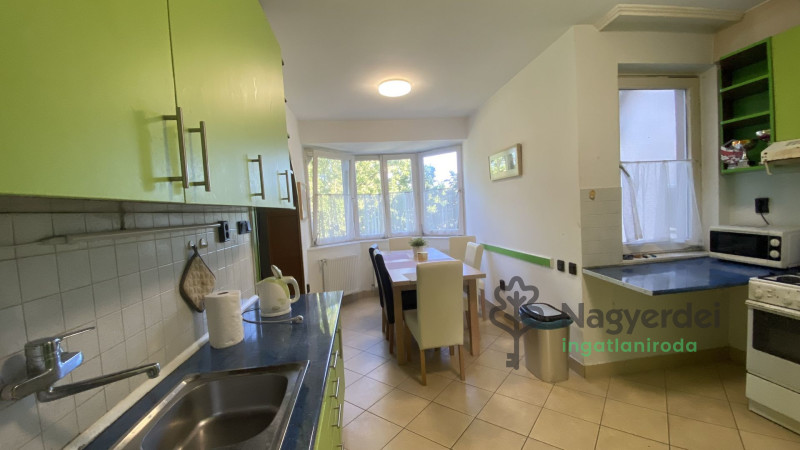 Debrecen, Nagyerdő, Lakás, tégla lakás  