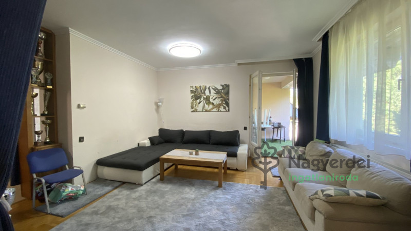Debrecen, Nagyerdő, Lakás, tégla lakás  