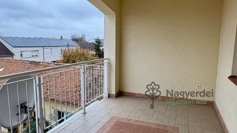 Debrecen, Szentlászlófalva, Lakás, tégla lakás  