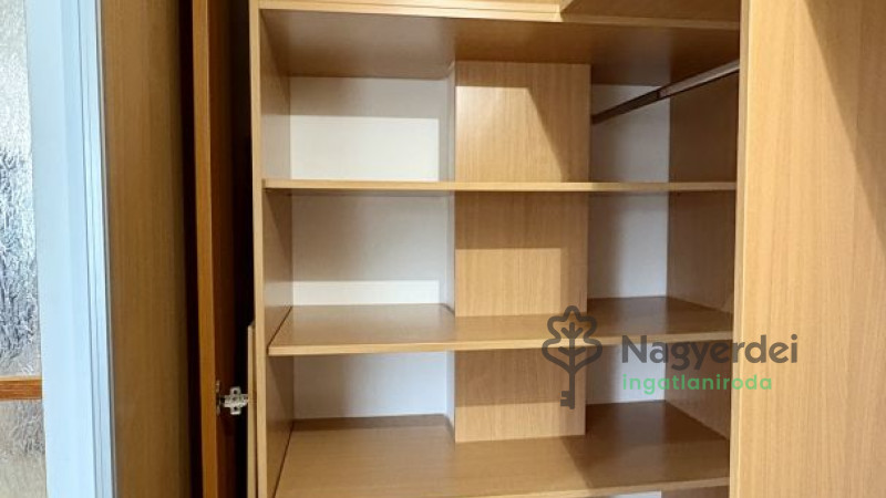 Debrecen, Szentlászlófalva, Lakás, tégla lakás  