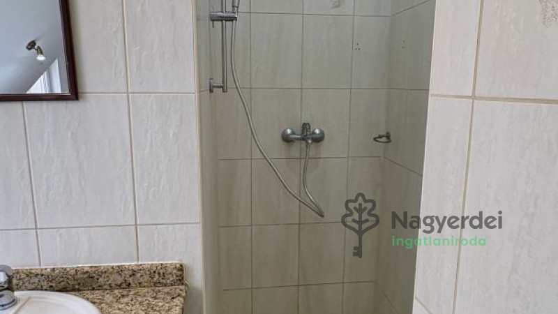 Debrecen, Szentlászlófalva, Lakás, tégla lakás  