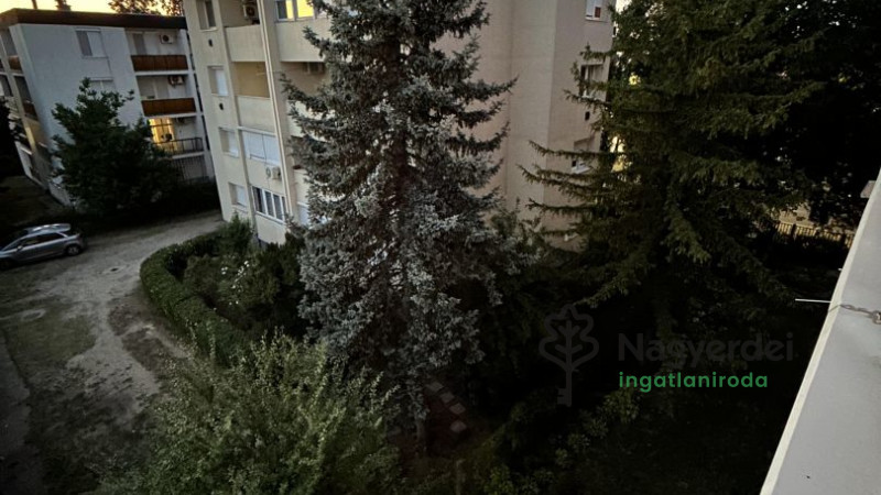 Debrecen, Sestakert, Lakás, tégla lakás  