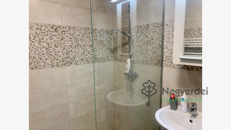 Debrecen, Sestakert, Lakás, tégla lakás  