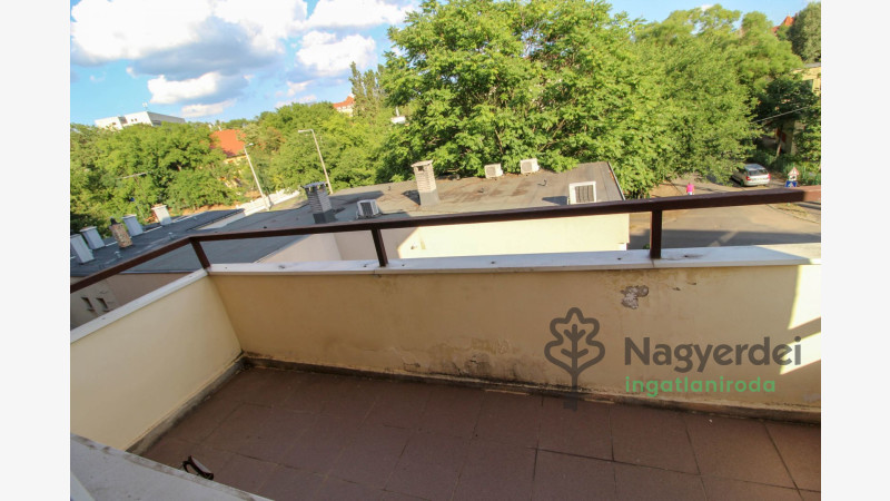 Debrecen, Sestakert, Lakás, tégla lakás  