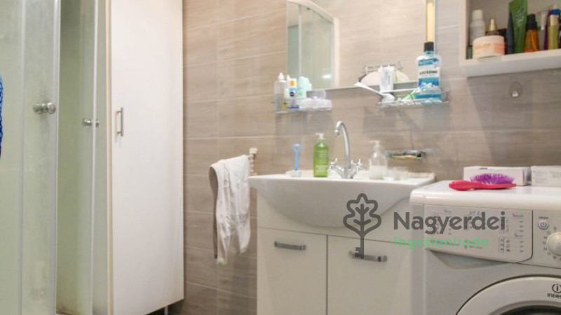 Debrecen, Sestakert, Lakás, tégla lakás  