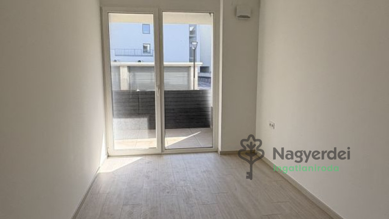 Debrecen, Belváros, Lakás, tégla lakás  