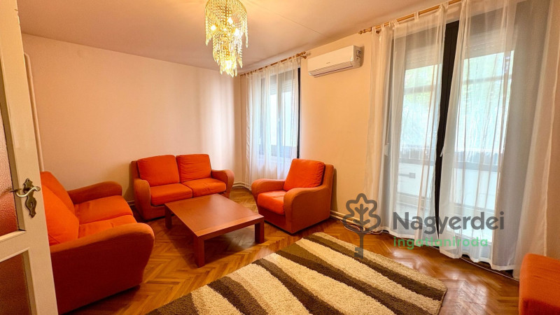 Debrecen, Akadémia kert, Lakás, tégla lakás  