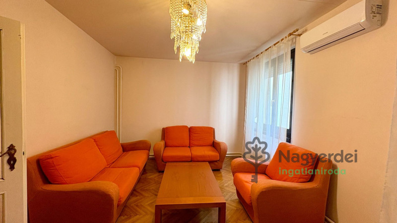 Debrecen, Akadémia kert, Lakás, tégla lakás  