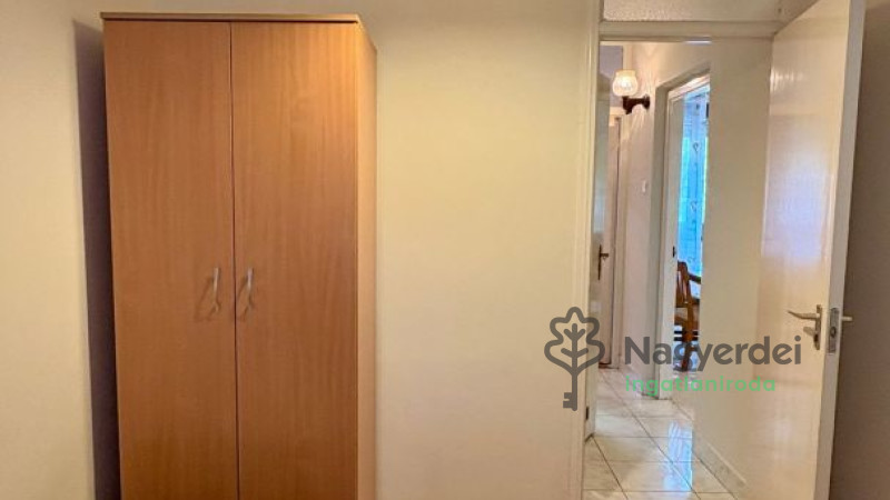 Debrecen, Akadémia kert, Lakás, tégla lakás  