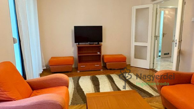 Debrecen, Akadémia kert, Lakás, tégla lakás  