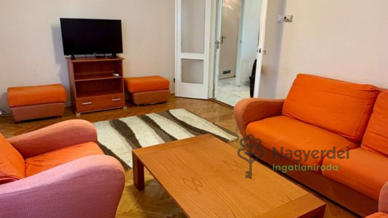 Debrecen, Akadémia kert, Lakás, tégla lakás  