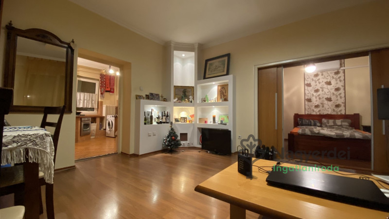 Debrecen, Bem tér, Lakás, tégla lakás  